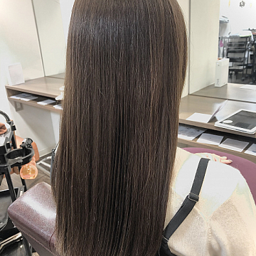 春カラーはスモーキーベージュで柔らかい質感に♪ しっとり潤うヘアカラーで人気の祐天寺・学芸大学美容院 hairspa PAZ ~ ヘアースパ パズ ~