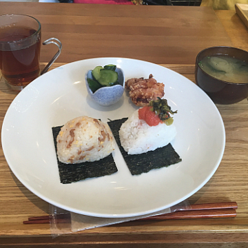 流行のおにぎりカフェ!!  祐天寺・中目黒で人気の美容院 hairspa PAZ ~ ヘアースパ パズ ~